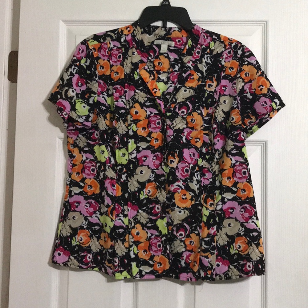 Flowery fitted blouse